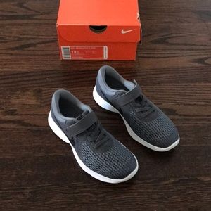 Brand new - Nike Boys Athletic Shoes